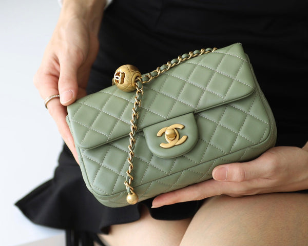 BORSA CON PATTA 20 CM IN PELLE DI AGNELLO KHAKI E FERRAMENTA ORO