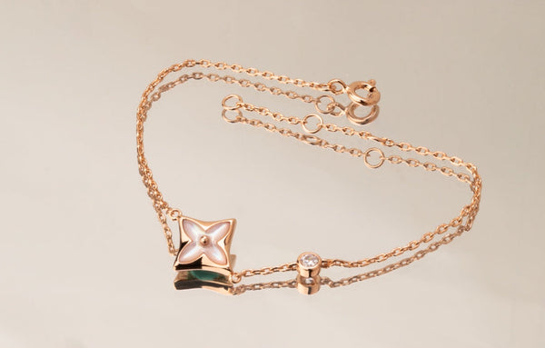 COLLANA IN ORO ROSA CON 1 DIAMANTE LV STAR PINK MOP
