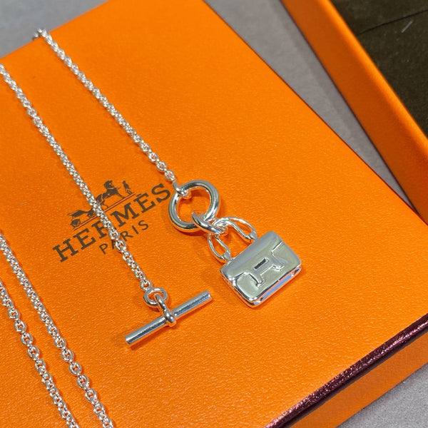 COLLANA IN ARGENTO CONSTANCE PEDANT