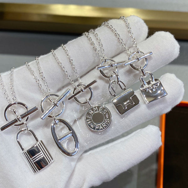 COLLANA IN ARGENTO CONSTANCE PEDANT