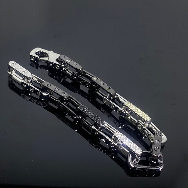 BRACCIALE IN ARGENTO NERO CON DIAMANTI MONOGRAM LV
