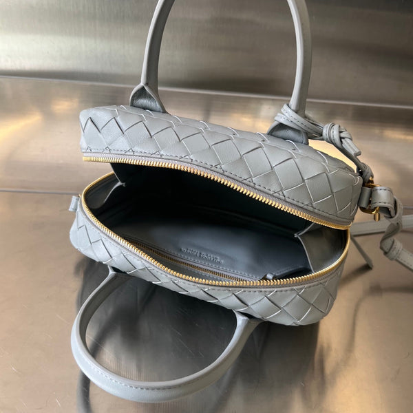 BV GETAWAY SMALL 23CM PELLE DI AGNELLO GRIGIA 