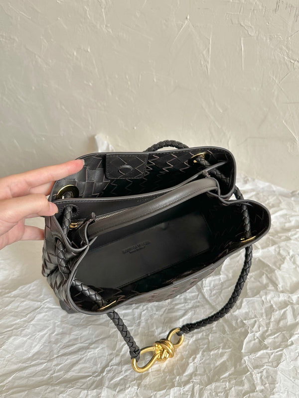 BV SMALL ANDIAMO 25CM PELLE DI AGNELLO NERA 