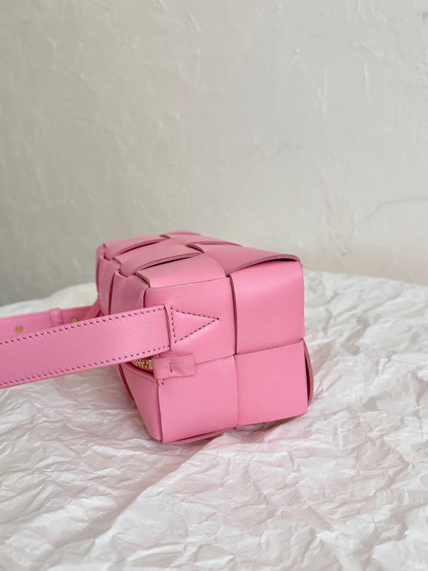 BV SMALL BRICK 24CM PELLE DI AGNELLO ROSA 