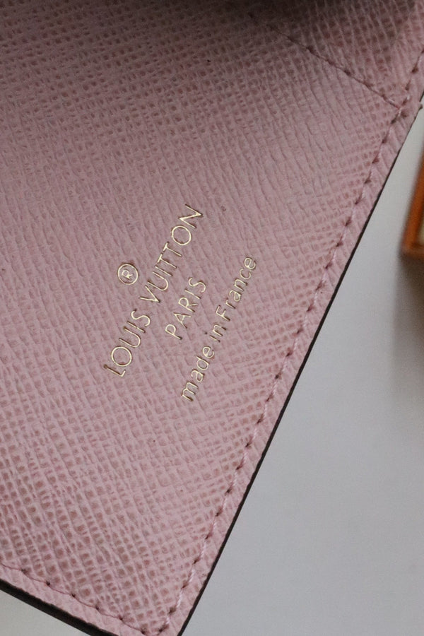 PORTAFOGLIO JULIETTE 13.5 MARRONE ROSA TELA MONOGRAMMA