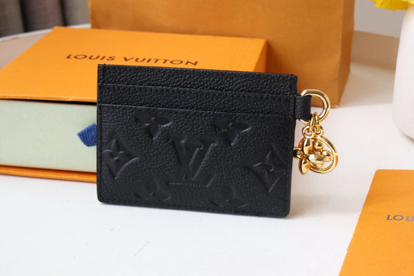 PORTA CARTE CON CIONDOLO IN TELA MONOGRAMMA NERA