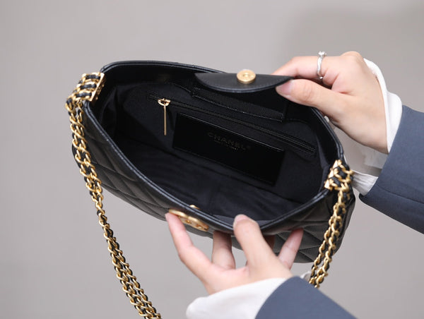BORSA A TRACOLLA CC HOBO 23 CM NERO CAVIAR GOLD HARDWARE