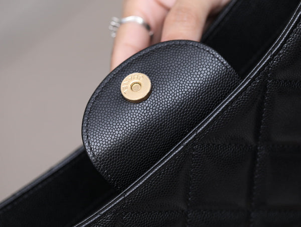 BORSA A TRACOLLA CC HOBO 23 CM NERO CAVIAR GOLD HARDWARE