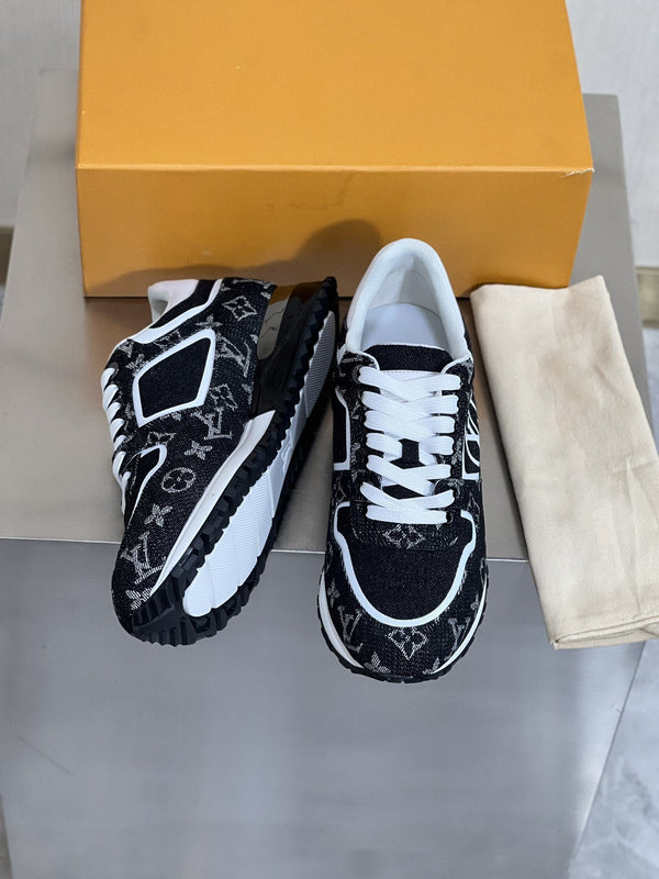 SNEAKER LV RUN AWAY IN TESSUTO DENIM NERO