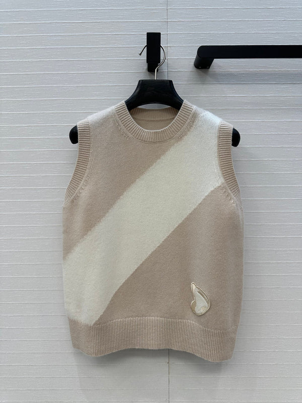HM Embroidered Logo Vest in Beige and White Cashmere