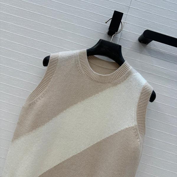 HM Embroidered Logo Vest in Beige and White Cashmere