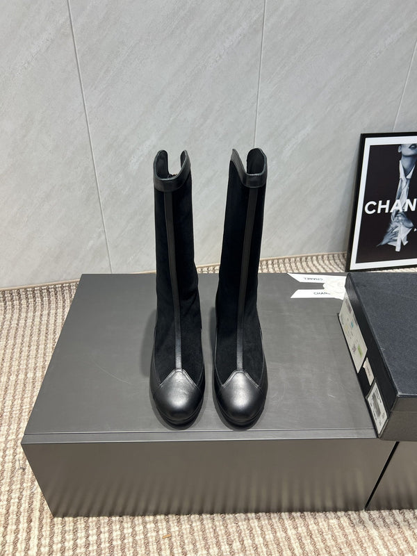 CC 25S Round Toe Mid-Heel Zippered High Boots in Black Cowhide and Suede  442489