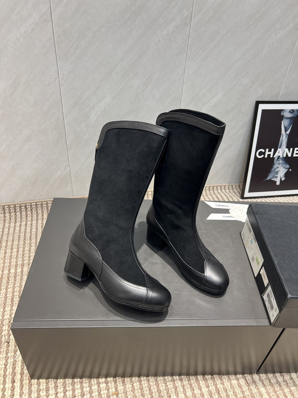 CC 25S Round Toe Mid-Heel Zippered High Boots in Black Cowhide and Suede  442489
