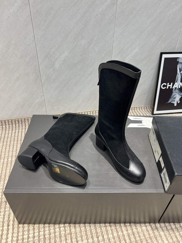 CC 25S Round Toe Mid-Heel Zippered High Boots in Black Cowhide and Suede  442489