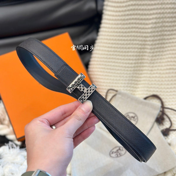CINTURA H GARDEN PARTY 24MM FIBBIA ARGENTO E PELLE NERA REVERSIBILE