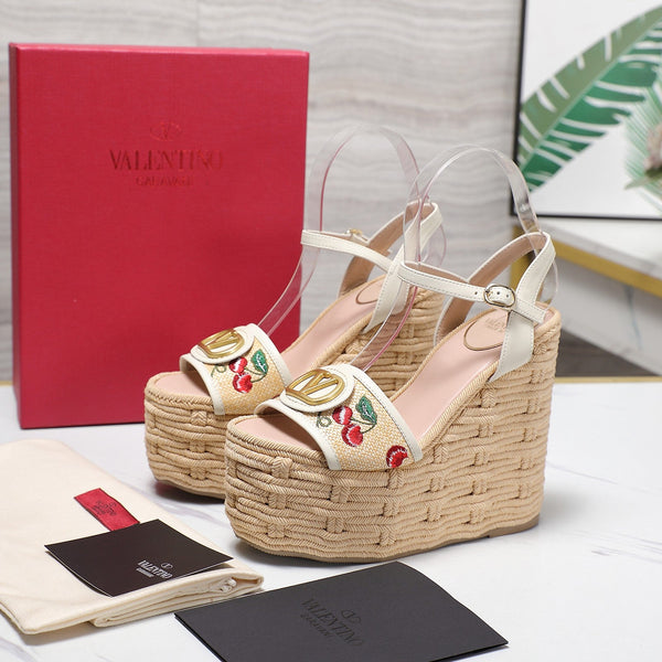 VL Flatform Sandal 15mm In White Cherry Embroidery Cowhide 456391