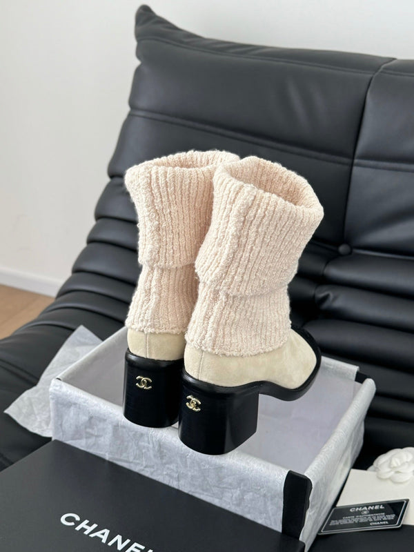 CC 25K Sock Boots Cream Suede 458777