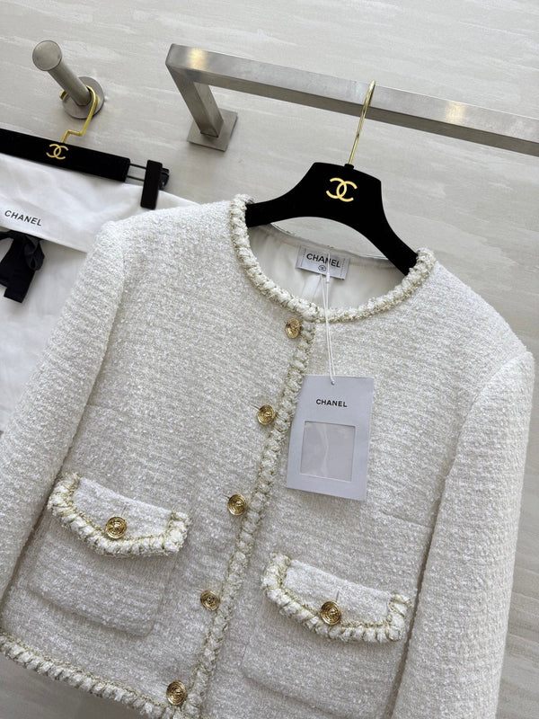 CC 25A Classic Round Neckline Short Jacket White Tweed