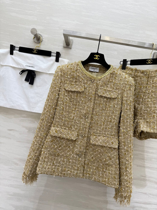 CC 25 Wool Gold Yarn Tweed Suit