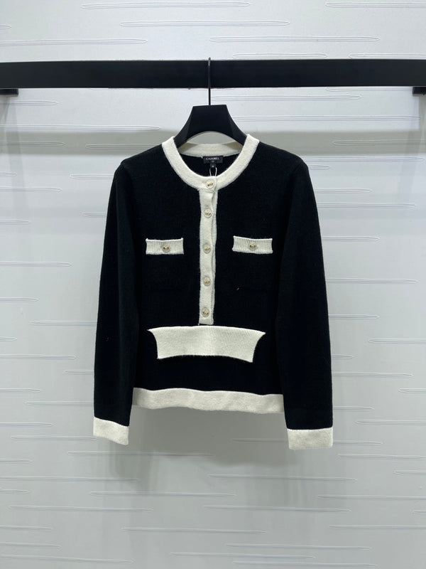CC 25F Cardigan girocollo a maniche lunghe in maglia di lana nera
