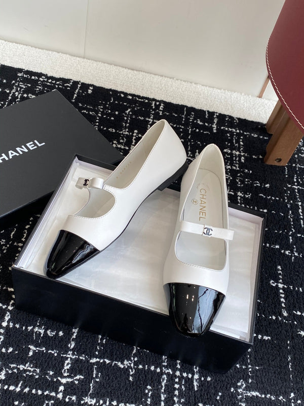 CC 25SS Mary Jane Ballerinas White Lambskin 473422