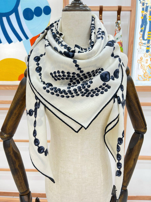 CC Double-Sided Velvet Square Scarf 140cm White Cashmere 828703