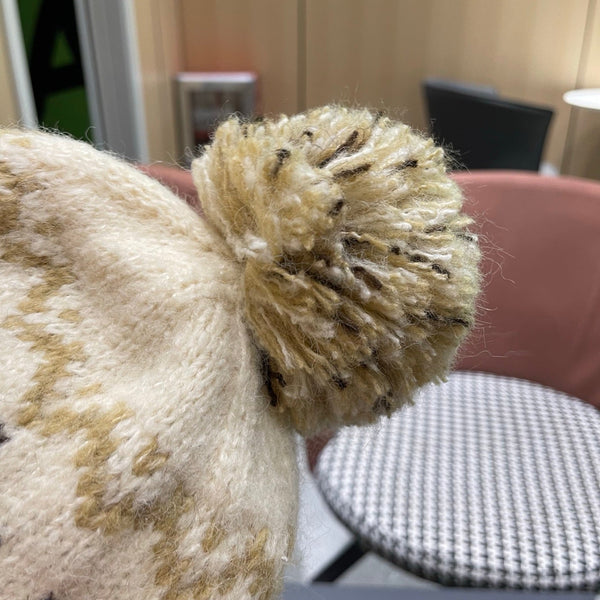PRA 25 CAPPELLO IN LANA JACQUARD FAIR ISLE LAVORATO A MAGLIA MARRONE 822425