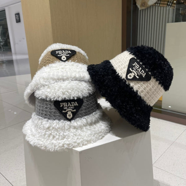 PRA 25 PLUSH KNITTED HAT GRAY AND WHITE 824814