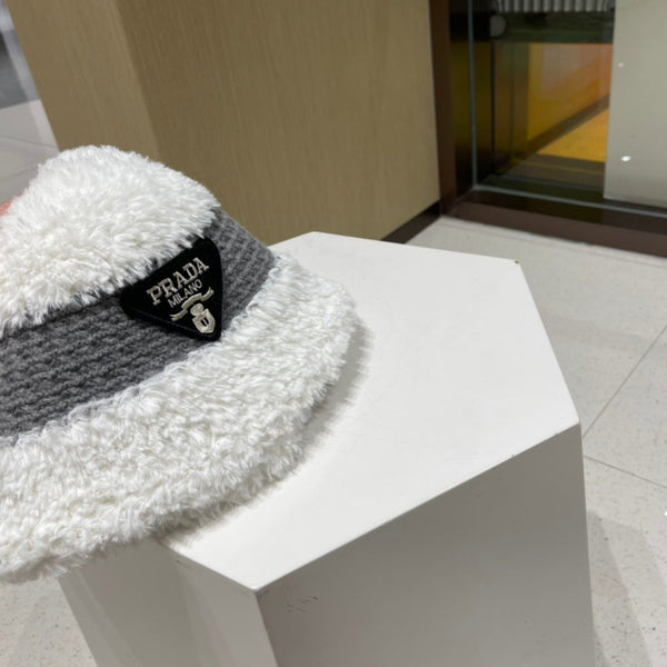 PRA 25 PLUSH KNITTED HAT GRAY AND WHITE 824814