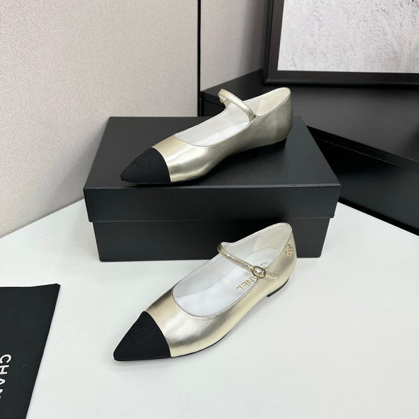 CC 25SS Pointed-Toe Mary Janes Light Metal Gold Cowhide 490139