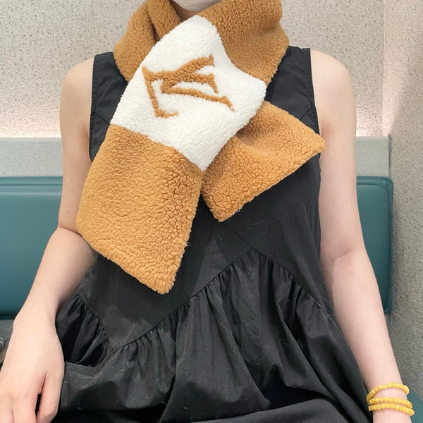 LV Shearling Teddy Scarf 839753