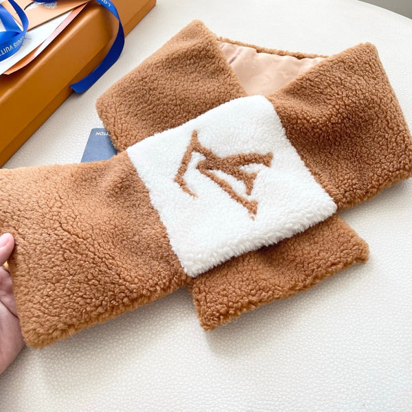 LV Shearling Teddy Scarf 839753