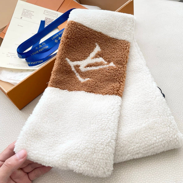 LV Shearling Teddy Scarf 839752