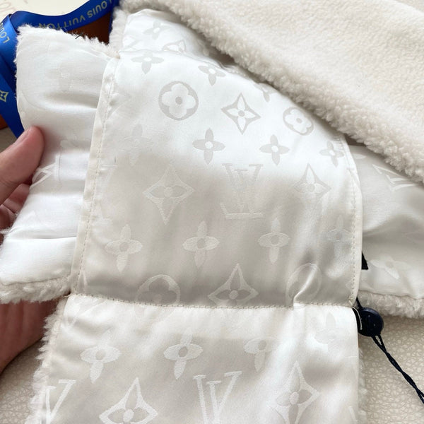 LV Shearling Teddy Scarf 839752