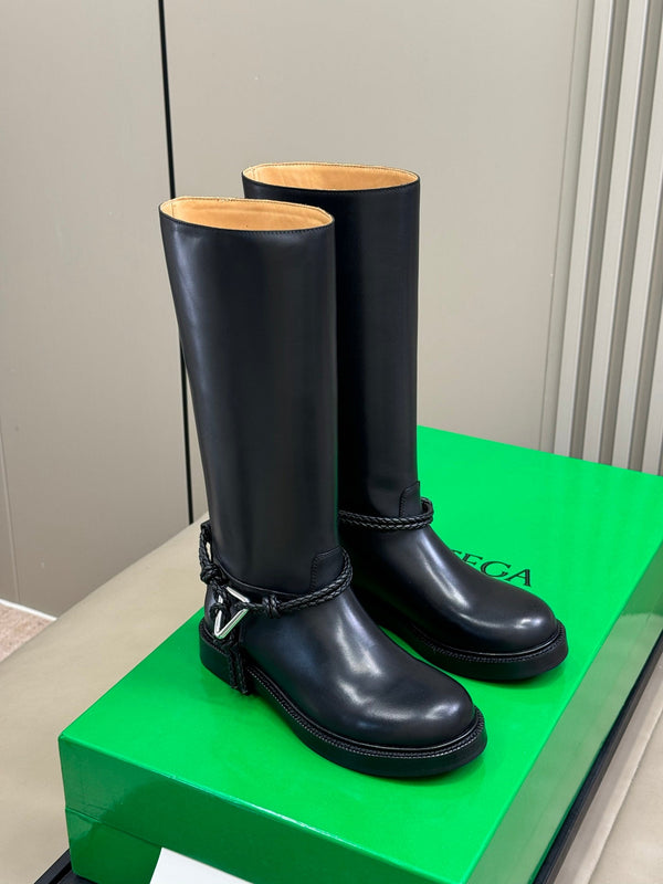 BV 25FW James Boots With Coaxial Detailing And Signature Metal Triangle in Black Calfskin