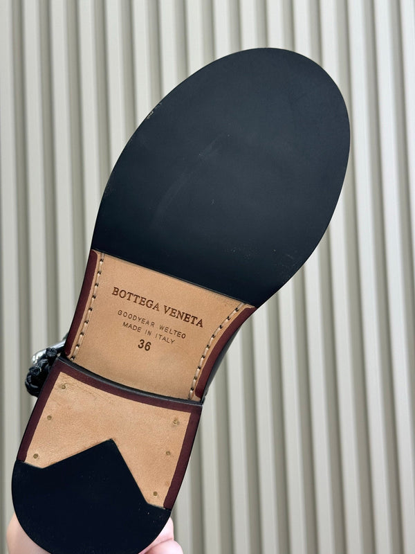 BV 25FW James Boots With Coaxial Detailing And Signature Metal Triangle in Black Calfskin