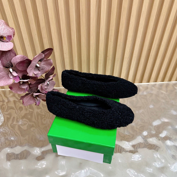 BV 25SS Shearling Ballerina in Black Wool Sheepskin