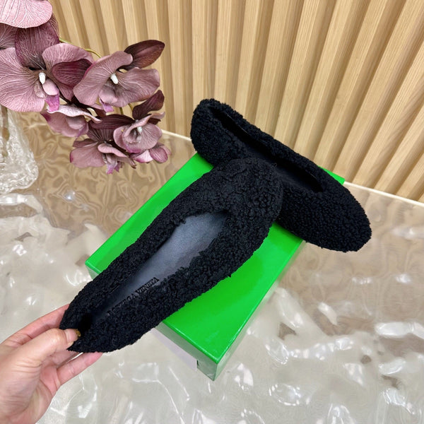 BV 25SS Shearling Ballerina in Black Wool Sheepskin