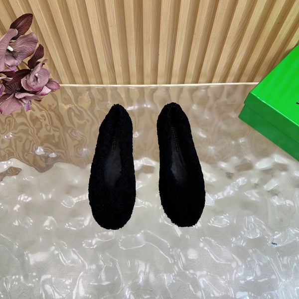 BV 25SS Shearling Ballerina in Black Wool Sheepskin