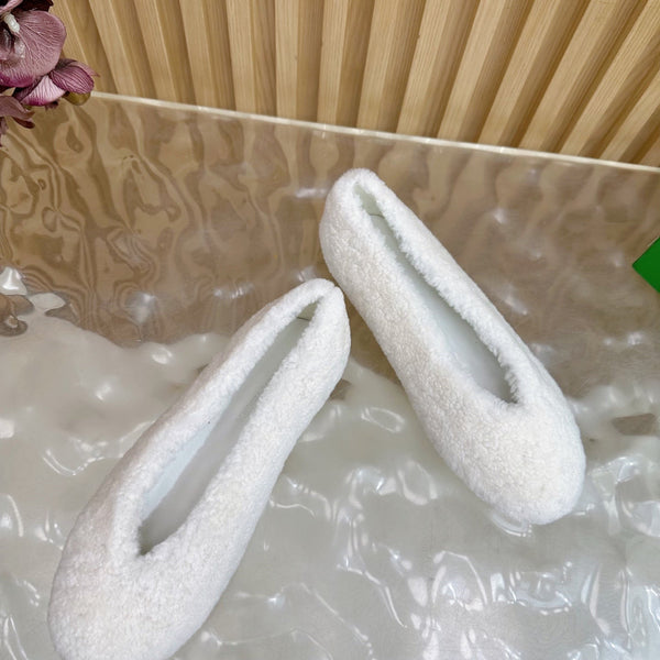 BV 25SS Shearling Ballerina in White Wool Sheepskin