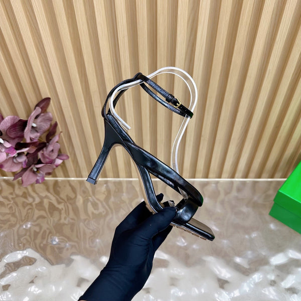 BV 25SS Flat-Soled High-Heeled Ankle Strap Sandals Black Shiny Calfskin