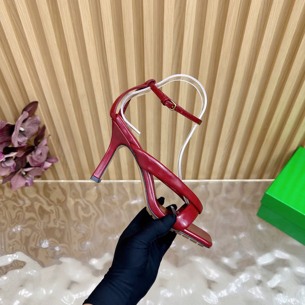 BV 25SS Flat-Soled High-Heeled Ankle Strap Sandals Red Shiny Calfskin