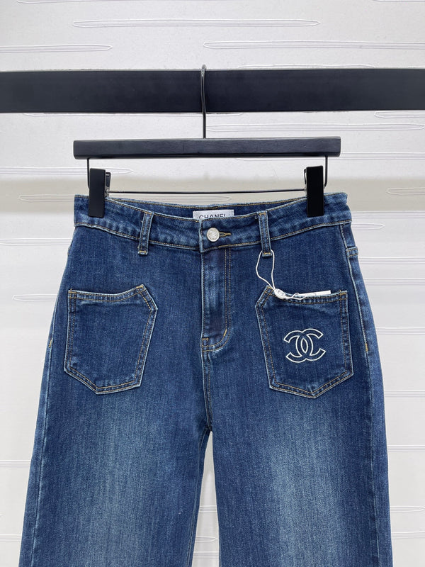 CC 25 Pocket-embroidered high-waisted straight-leg jeans