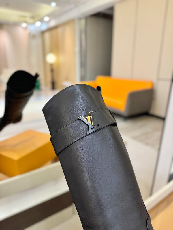 LV Donkey Metal Buckle-Decorated Knight Boots Black Cowhide 504713