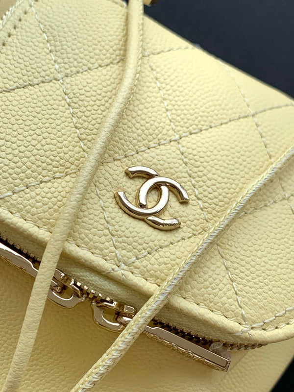 CC 22B Mini Chain 12.5cm Buckle Bag Yellow Calfskin