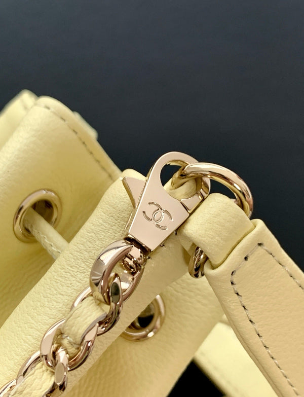 CC 22B Mini Chain 12.5cm Buckle Bag Yellow Calfskin