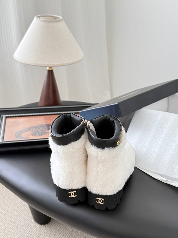 CC 25K White Furry Ankle Boots 507929