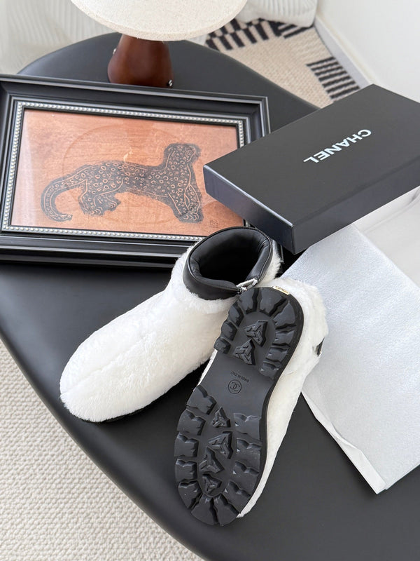CC 25K White Furry Ankle Boots 507929