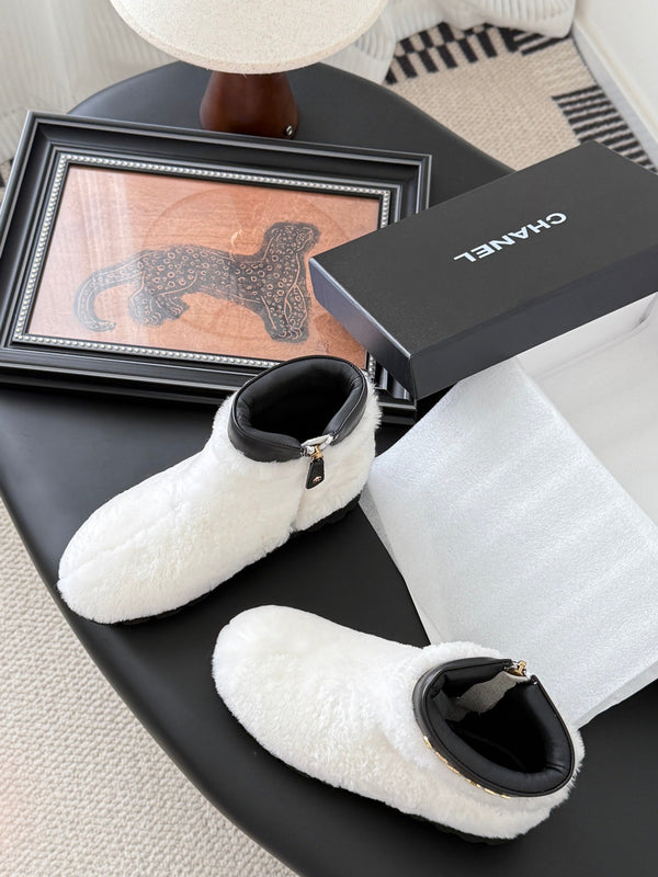 CC 25K White Furry Ankle Boots 507929