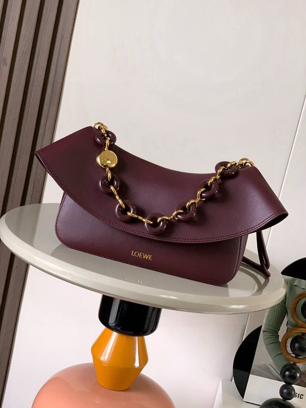 Sac à main Loewe Ola Medium 26 cm en cuir de veau bordeaux argenté 274222